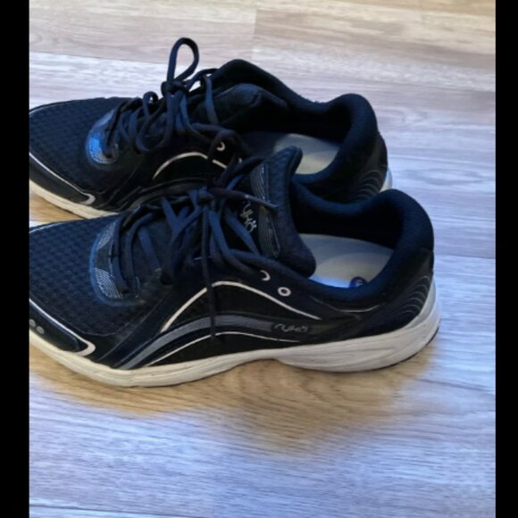 Ryka 8.5 wide walking shoes - Picture 4 of 6